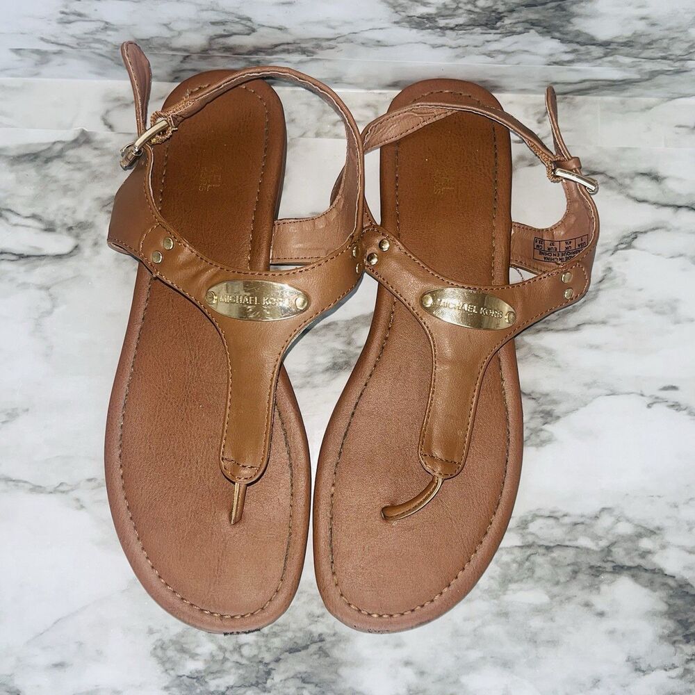 Michael Kors MK Plate Thong Sandals Luggage Brown Leather Gold Logo Women Size 5